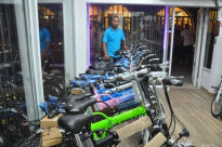 بالصور: جديد في يافا - محل "لين" لبيع وتصليح كافة أنواع الدراجات الهوائية والكهربائية